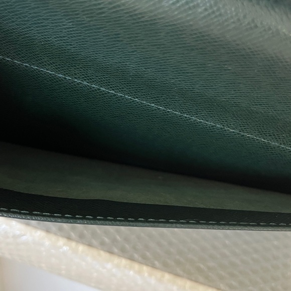 LV Taiga Leather Briefcase - Picture 3 of 11